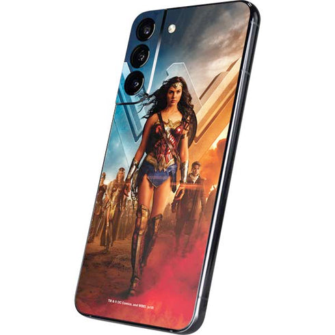 DC Comics Wonder Woman Main characters Poster Galaxy S22 Plus Skin